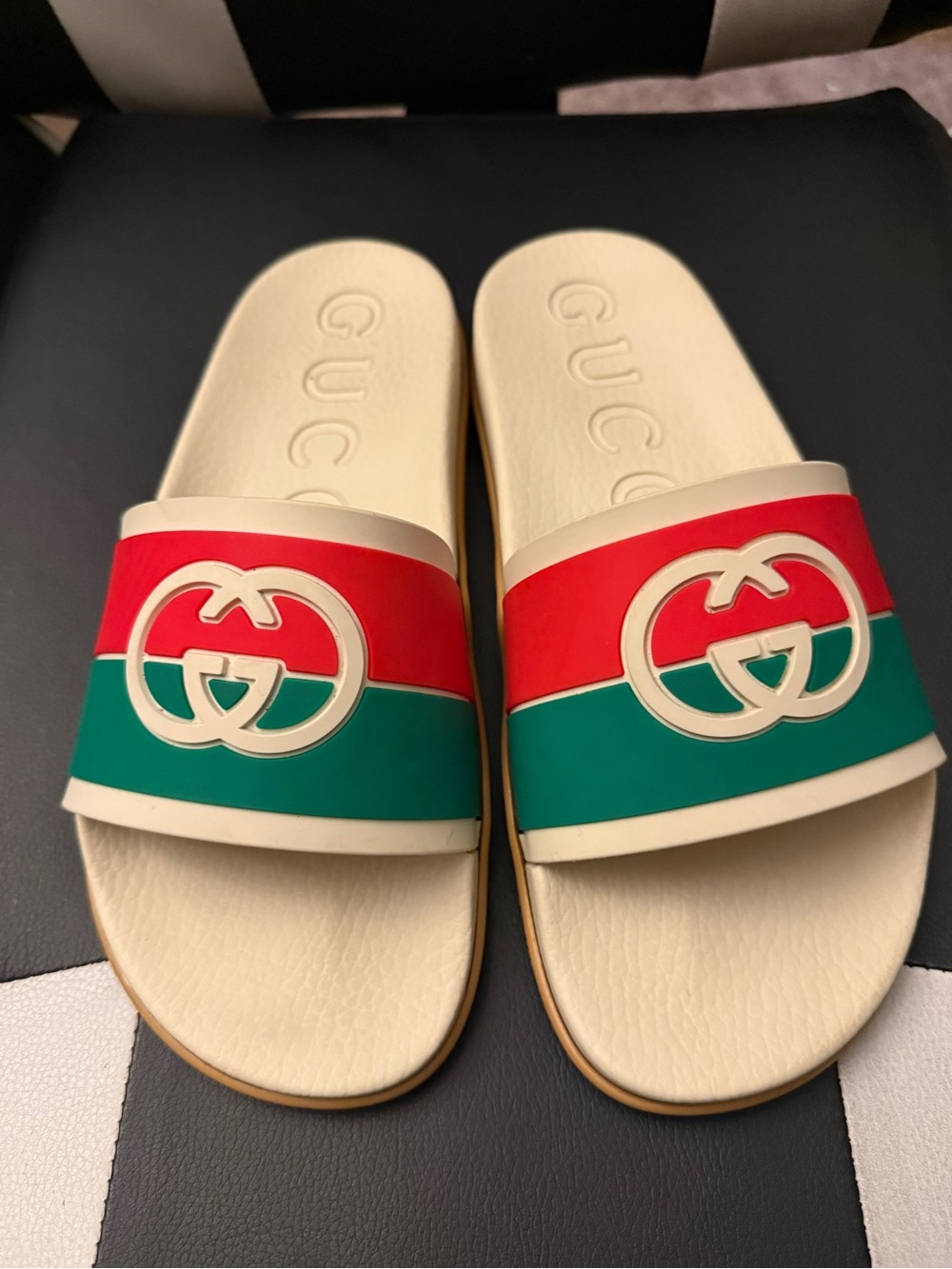 Gucci GG Interlocking Slides - Picture 2 of 6